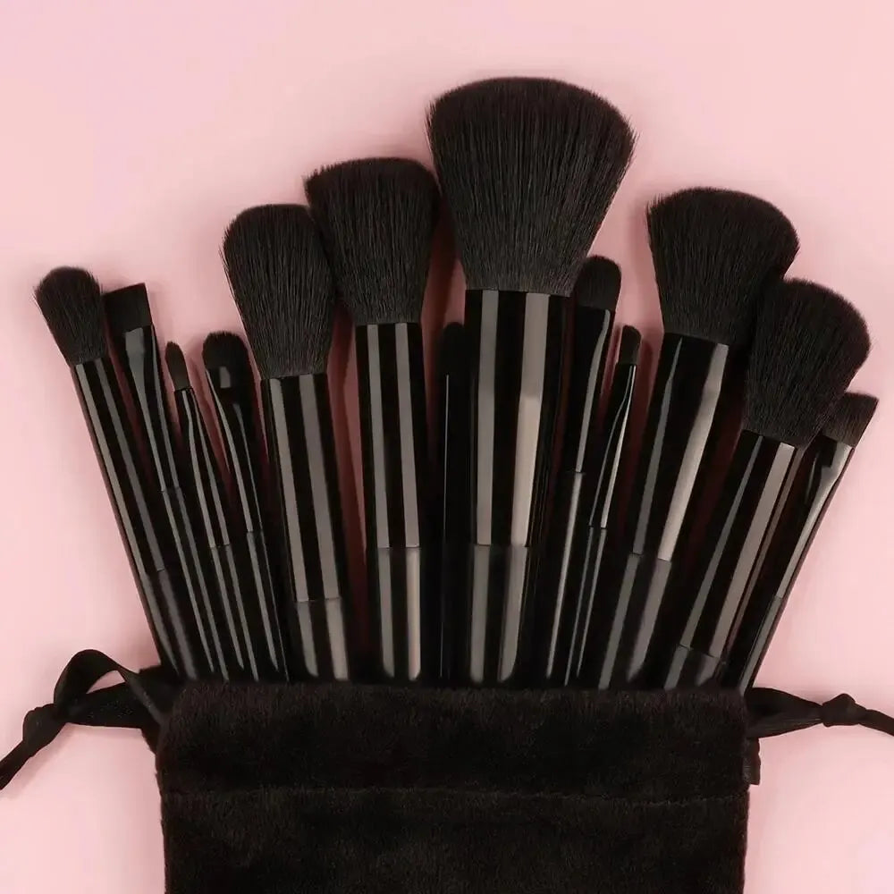 Makeup Pinsel Set – Weiche, Flauschige Professionelle Kosmetikpinsel für Foundation, Puder, Lidschatten, Kabuki & Blending